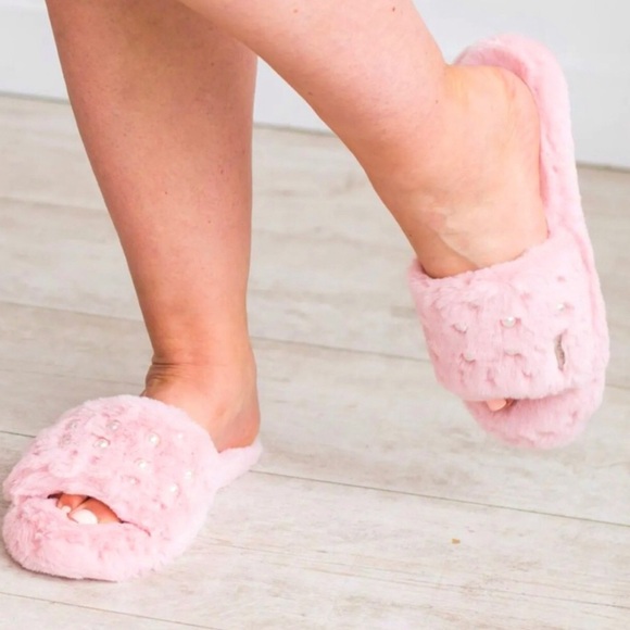 Pudus Audrey Faux Fur Pearl Slide Slippers Pink w/ Memory‎ Foam Sz 9 Last Pair - Picture 1 of 8